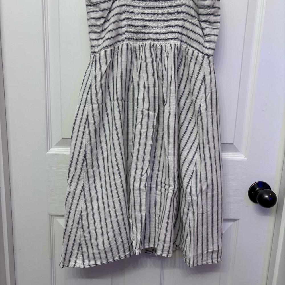 Cream Stripe Button Front Dress | Old Navy XS - Picture 9 of 10